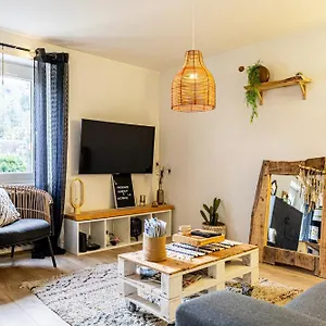 https://charmante-petite-maison-sur-le-port-du-lgu.inbrittany.com